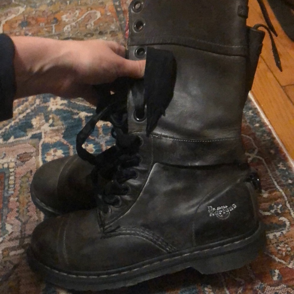 Dr martens in dark grey